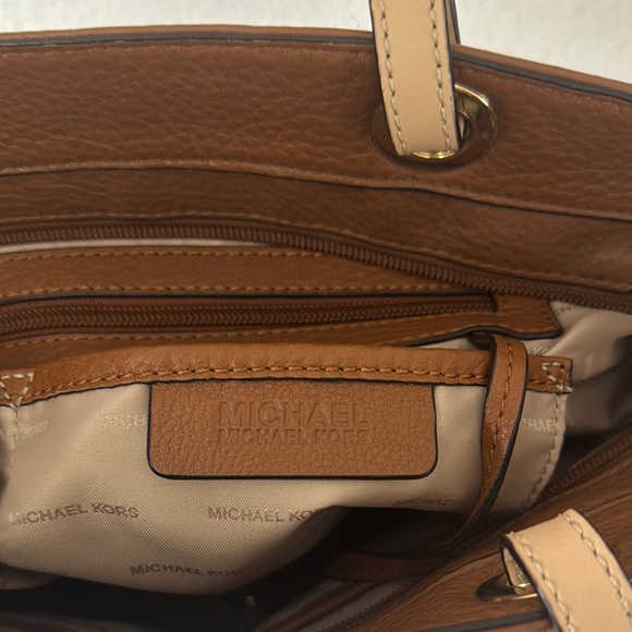 Michael Kors Bedford Leather Tote - Picture 10 of 11